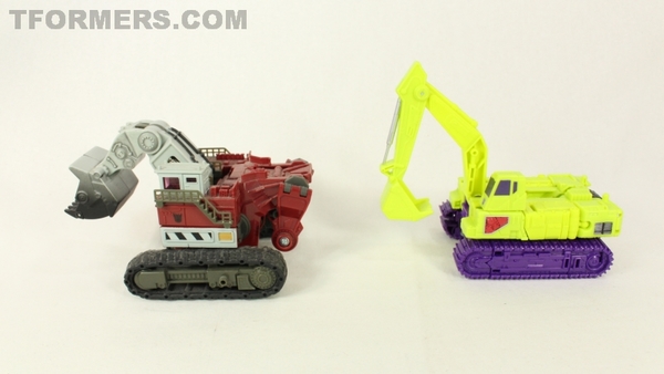 Hands On Titan Class Devastator Combiner Wars Hasbro Edition Video Review And Images Gallery  (98 of 110)